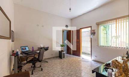 Casa à Venda - Parque Bandeirante, 2 Quartos,  200 m2