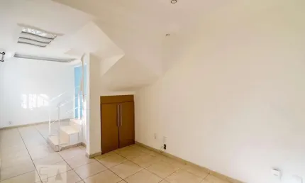 Casa em condomínio fechado com 3 quartos à venda na Rua Humberto de Campos, --, Vila Assunção, Santo André