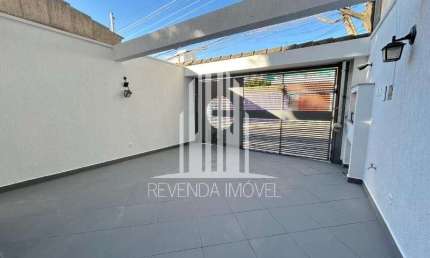 Prédio Comercial na Vila Prudente: 3 Salas, 4 Banheiros, 1 Vaga de Garagem, 195m² de Área - São Paulo-SP