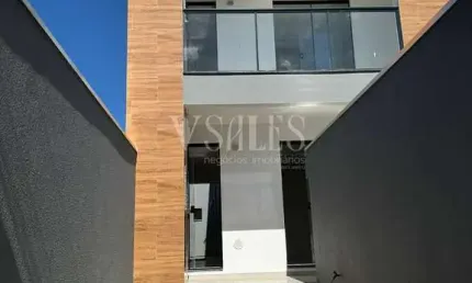 Imóvel térreo com entrada individual, ampla sacada e acabamento diferenciado
