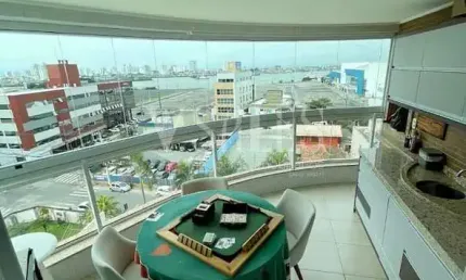 Mobiliado com 178m² na beira rio, com lazer completo