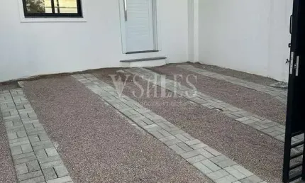 Casa com arquitetura neoclássica, alto padrão de acabamento e excelente localização!