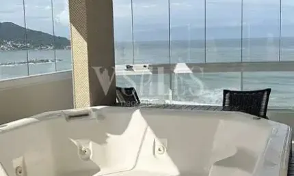 Cobertura exclusiva no centro de navegantes com vista panorâmica e 3 suítes
