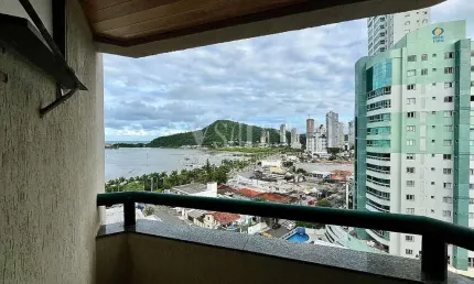 Cobertura triplex exclusiva no farol da barra – 440m² privativos