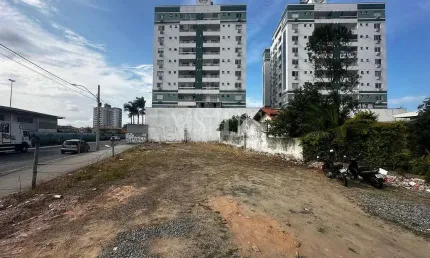 Terreno à venda na Rua Heitor Liberato, São João, Itajaí