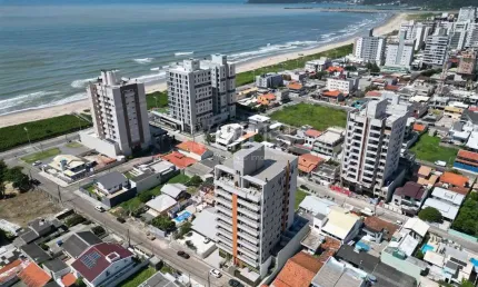 Lindo diferenciado 150m da praia com desing diferenciado e luxuoso