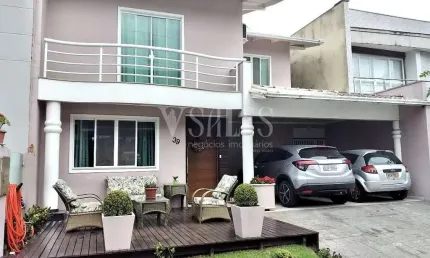 Seu novo lar: casa em condomínio com piscina - 4 quarto e suite