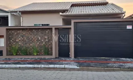 Oportunidade no santa regina – casa com 3 quartos, móveis planejados e área gourmet!