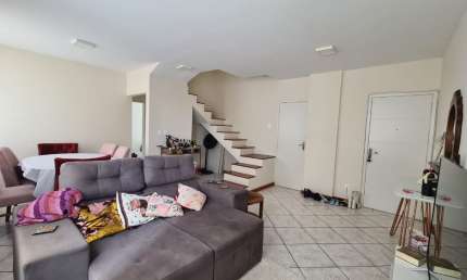 Cobertura Duplex de 3 Quartos na Agronômica Florianópolis