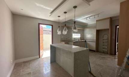 Casa em condomínio fechado com 3 quartos para alugar na Rua Priscila B Dutra, Vilas do Atlantico, Lauro de Freitas, 220 m2 por R$ 5.500