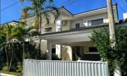 Casa em condomínio fechado com 4 quartos à venda na Rua Marta Maria de Jesus, Buraquinho, Lauro de Freitas, 325 m2 por R$ 1.100.000