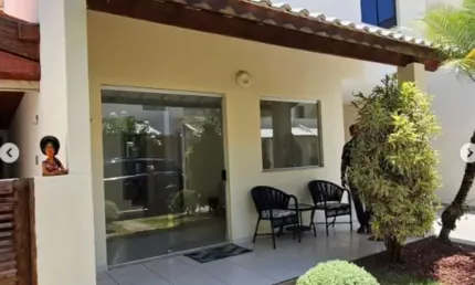Casa em condomínio fechado com 3 quartos à venda na Rua Ministro Antônio Carlos Magalhães, Buraquinho, Lauro de Freitas, 120 m2 por R$ 720.000
