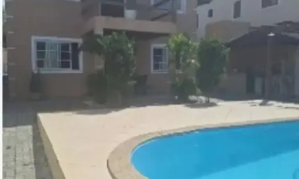 Casa com 4 quartos à venda na Rua Nivaldo Domingos, Ipitanga, Lauro de Freitas, 300 m2 por R$ 810.000