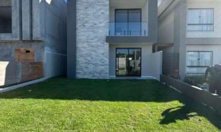 Casa em condomínio fechado com 4 quartos à venda na RUA SUCUPIÓ, Vila Florença, Catu de Abrantes, Camaçari, 136 m2 por R$ 950.000