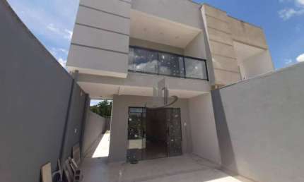 Excelente Casa DUPLEX com 2 Quartos à venda por R$ 420.000