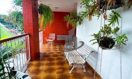 Casa + Terreno à venda no bairro Laranjal, em Volta Redonda!!