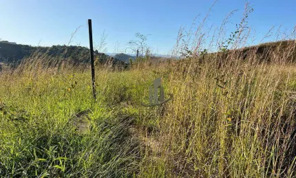 Terreno imenso e com ótima localização no bairro vila americana, em volta redonda!!