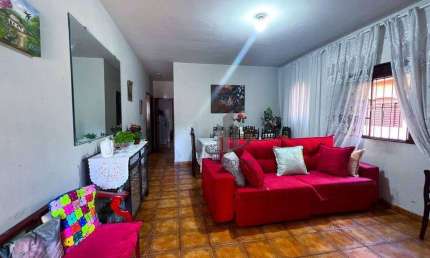 Excelente casa LINEAR à venda no bairro Retiro, em Volta Redonda!!!