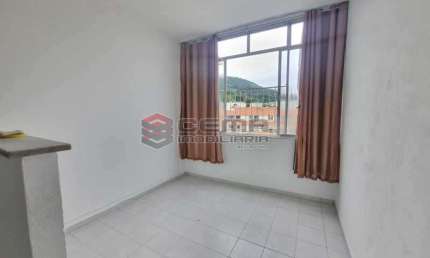 Kitnet / Stúdio à venda na Rua das Laranjeiras, Laranjeiras, Rio de Janeiro, 25 m2 por R$ 280.000