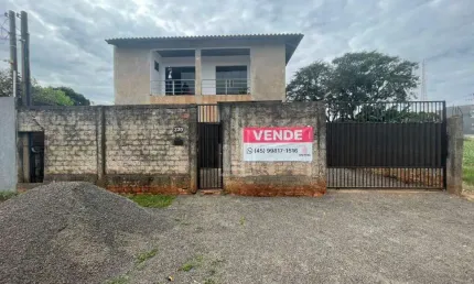 Sobrado à venda no bairro Parque Presidente em Foz do Iguaçu.