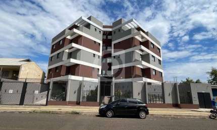 Apartamento à venda no Edifício Rialto na Vila Portes em Foz do Iguaçu.