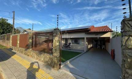 CASA COM PISCINA PARA LOCAÇÃO NO BAIRRO PARQUE OURO VERDE EM FOZ DO IGUAÇU