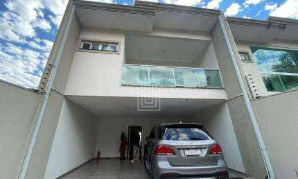 Sobrado mobiliado para locação na Vila A em Foz do Iguaçu.
