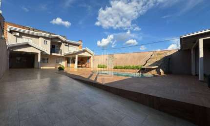Casa à venda no Jardim El Dourado em Foz do Iguaçu.