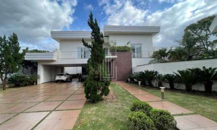 Casa à venda no Condomínio Lago dos Cisnes em Foz do Iguaçu.