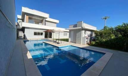 Casa alto padrão à venda em Foz do Iguaçu no Condomínio Residencial Esmeralda.