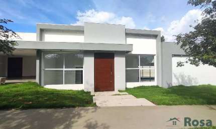 CASA TÉRREA BELVEDERE I COM 3 SUITES, DE ESQUINA - 25617