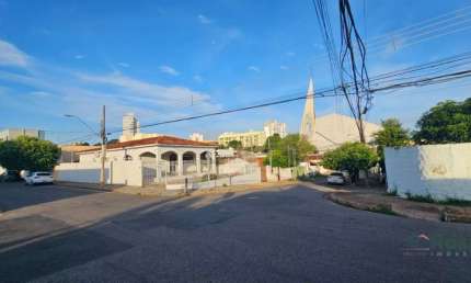Casa de Esquina em Avenida de grande circulação de veículos, para venda,  Quilombo, Cuiabá - CA7541