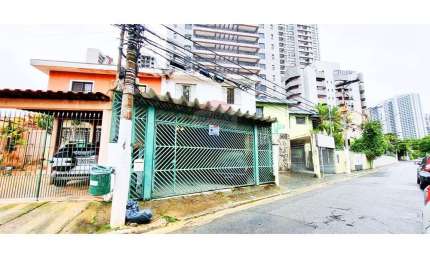 Sobrado Brooklin 3 dormitórios, 3 banheiros, edícula, 2 vagas de garagem, quintal por R$749.000,00 paralela a Avenida Roque Petroni Jr, Brooklin