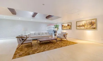 Vende-se Pequena Joia ao lado do Parque Augusta - 2 quartos, closet, cozinha com armários e área de serviço  R$ 830.000,00