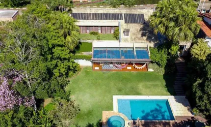 Casa no Condomínio Estância Parque Atibaia com  400M2 AU e 6 dormitórios Piscina e área Gourmet.