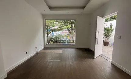 Casa Comercial para locação na Av. Pacaembu - 625m2 - R$25.000,00
