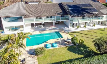 Casa de Luxo com 8 Suítes à Venda no Condomínio Estância Parque Atibaia | Cozinha Kasher e Piscina Privativa