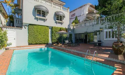 Casa de seus sonhos no prestigiado pacaembu com piscina e churrasqueira