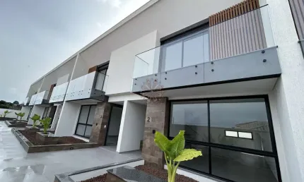 Casa com 3 quartos à venda na rua pedro nolasko pizzatto, 118, mercês, curitiba por r$ 1.540.000