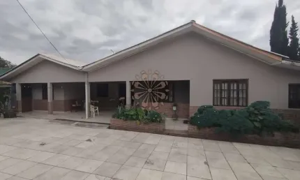 Casa com 4 quartos à venda na rua hermenegildo luca, 89, butiatuvinha, curitiba por r$ 950.000