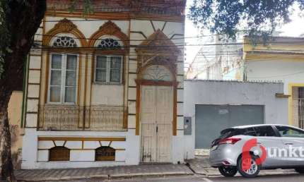 Aluga-se Casa Comercial no Centro de Manaus, de 3 dormitórios com 300m² por R$ 5.000/mês.