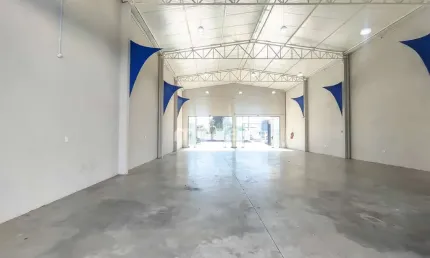 Barracão -Salão Comercial em Centro, São José dos Pinhais/PR
