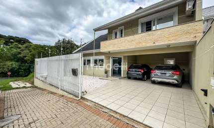 Casa com 5 quartos à venda na Travessa Augusto Conte, Aristocrata, São José dos Pinhais