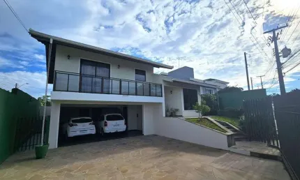 Casa com 4 dormitórios à venda, 210 m² por R$ 850.000,00 - Centro - Campo Largo/PR