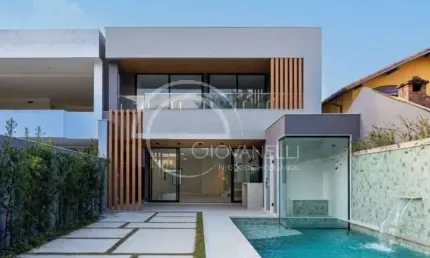 Casa de luxo à venda na barra da tijuca: 4 quartos, 4 suítes, 6 banheiros, 2 vagas de garagem, 350m² de área.