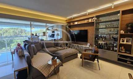 Apartamento  porteira fechada à venda na Barra da Tijuca, Rio de Janeiro - 4 quartos, 3 suítes, 5 banheiros, 2 vagas, 156m². Imperdível!