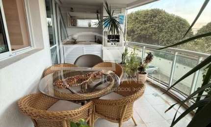 Apartamento à venda no Rio 2 : 2 quartos, 1 suite, 3 banheiros, 1 vaga, 84m².