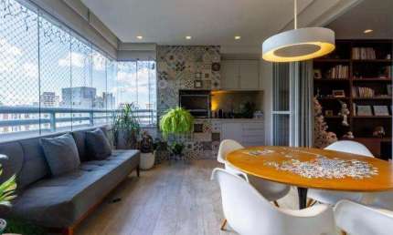 Apartamento á venda na Vila Andrade, com 4 suítes e 4 vagas.