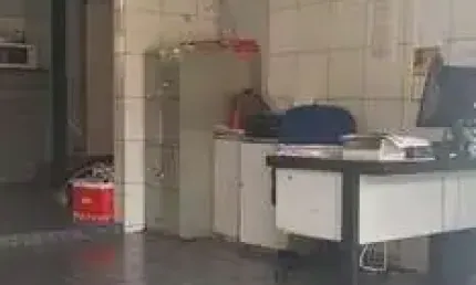 Imperdível à venda de 4 sobrados, 1 sala comercial na frente em barra funda