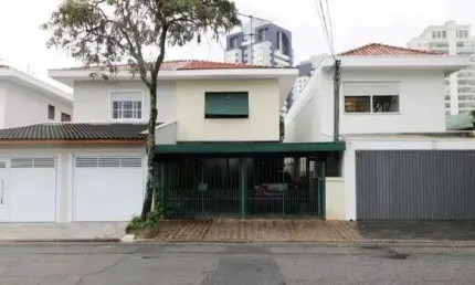 Casa na chácara santo antônio de  220m² com 4 dormitórios, 2 suítes e 3 banheiros.